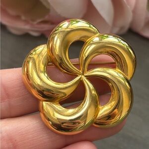 Vintage Monet Gold Pinwheel Brooch